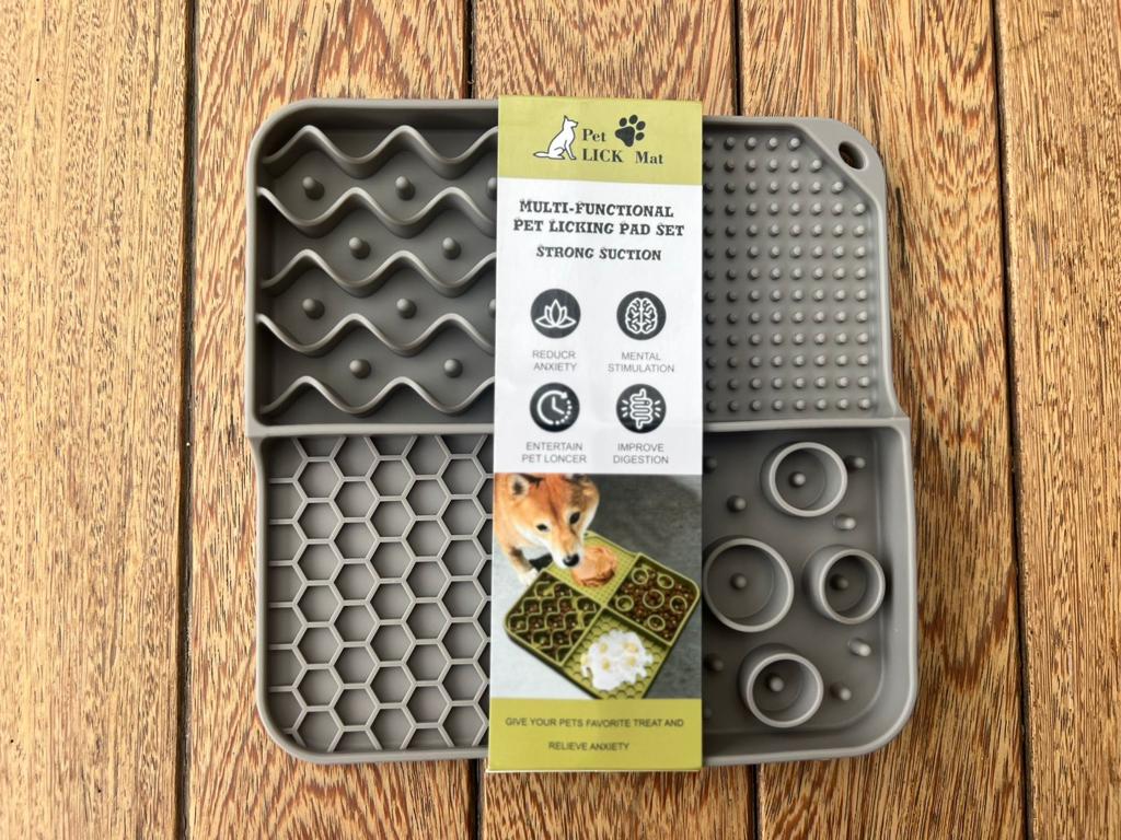Pet Lick Mat - plato antiestrés multifuncional gris-1